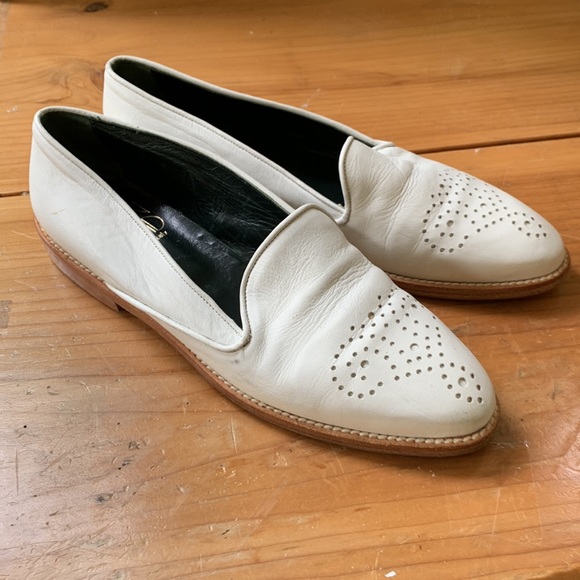 Vintage JOAN & DAVID White Leather Loafer Flats size 7 1/2 - Picture 2 of 9